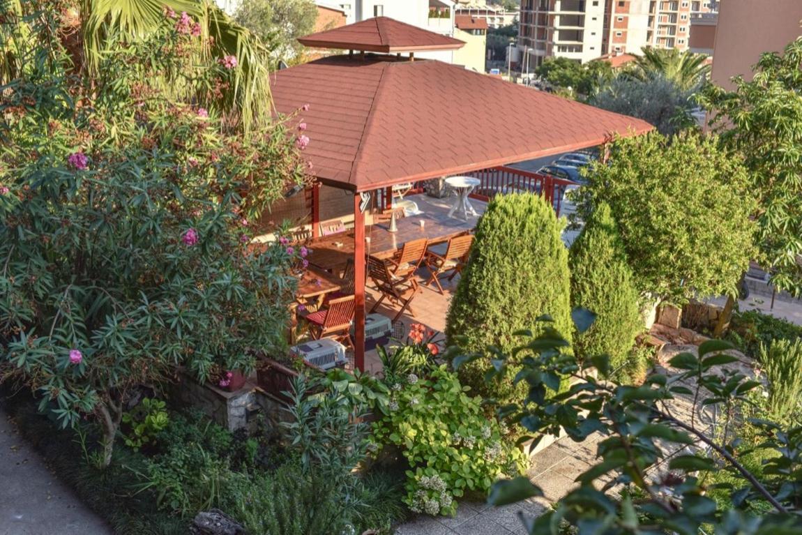 Vila Mila Petrovac na moru Exterior foto