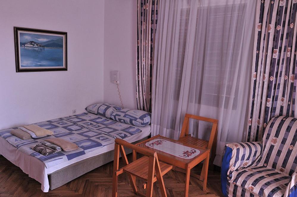 Vila Mila Petrovac na moru Exterior foto